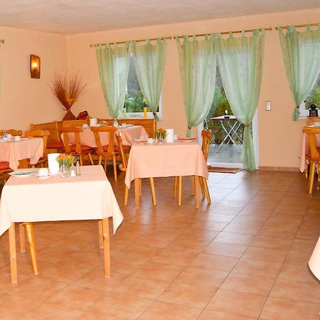 Hotel Schonunger Bucht Waigolshausen Bagian luar foto